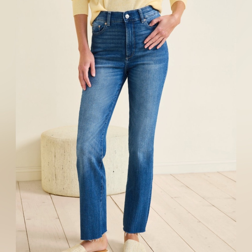 DL1961 Straight Leg Jeans Blue High Rise Sustainable Denim Stretch